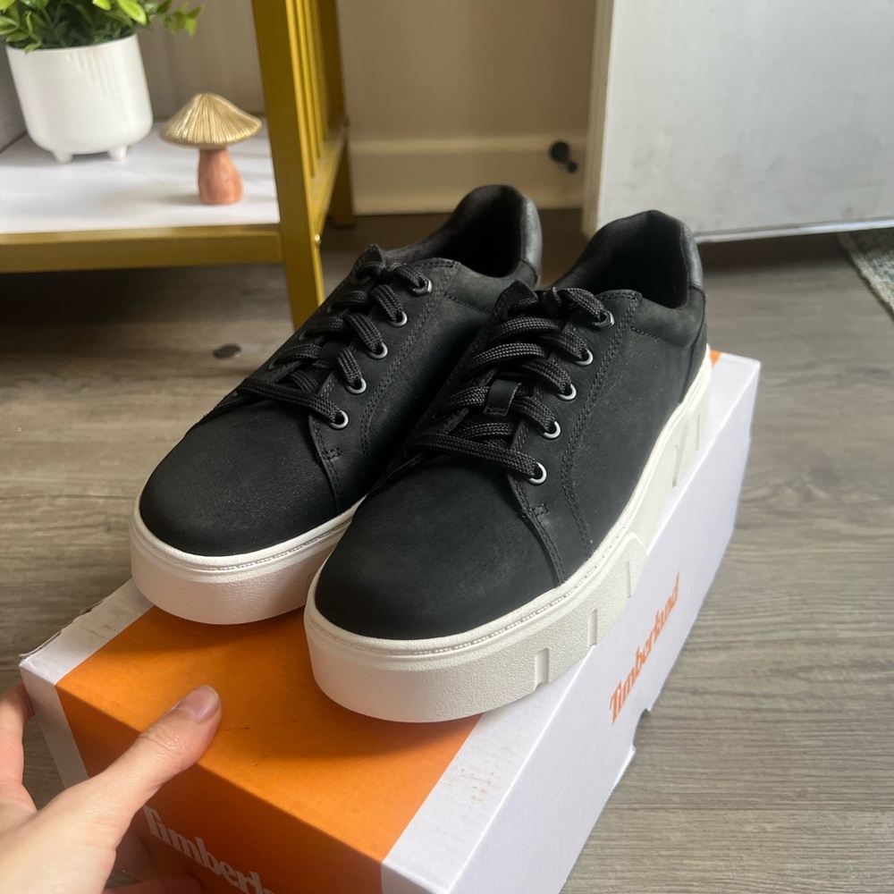 Timberland Women’s Laurel Court Low Lace Sneaker Black Nubuck Size 10 - Picture 2 of 8